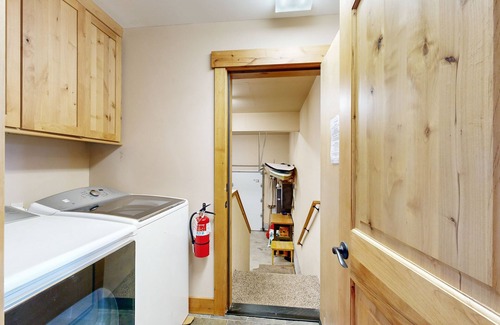 Brockway House | Pine Haven with Private Hot Tub & Deck Short Walk to Beach, Near Skiing