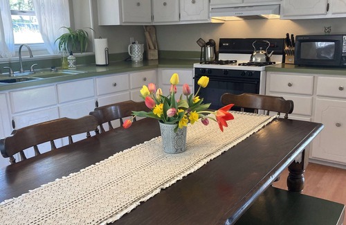 Pine Haven House | Pine Haven’s Secret Garden,n2 blocks from Keyhole State Park or Golf Course