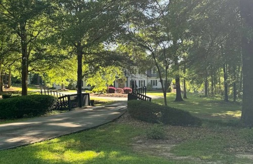 Griffin House | Pine Hill Estate w/Three Apartment-style Rooms