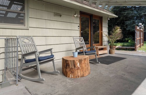Port Angeles House | Pine Hill House