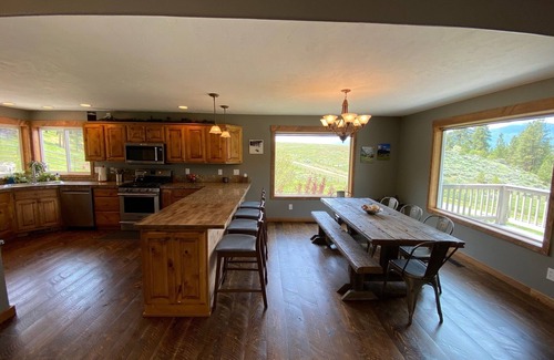 Stevensville House | Pine Hollow Ranch w/Hot Tub