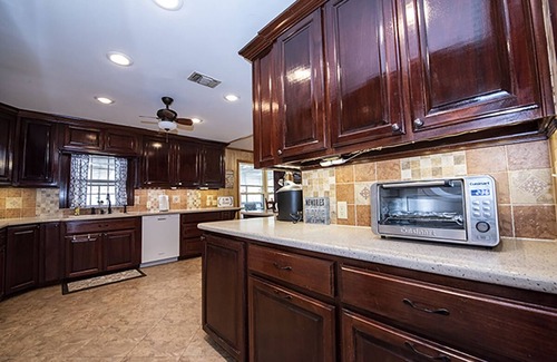 Karnack House | Pine Island Paradise on Caddo with Generator