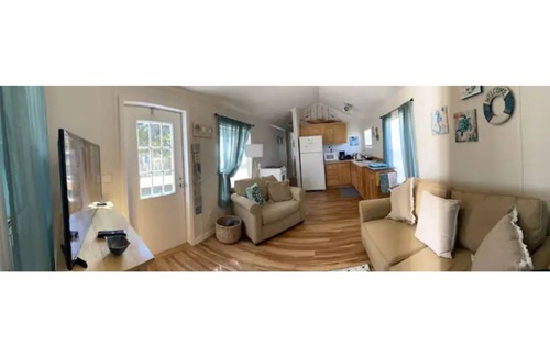 Pine Island Center House | Pine Island Pearl, private home on spacious lot
