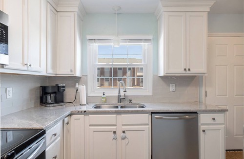 Pine Knoll Shores House | Pine Knoll Townes 41: Oceanfront 2BR, 1BA Townhome with Community Pool