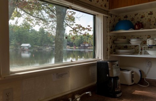 Gravenhurst Cottage | Pine Lake: Studio Cottage #8 "Jack Pine"