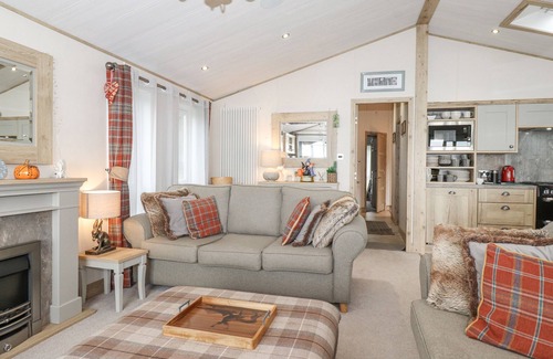 Yealand Conyers Cottage | PINE LAKE VIEW, pet friendly, luxury holiday cottage in Carnforth