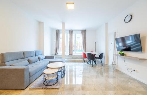 Alt-Moosach Apartment | Pine Living