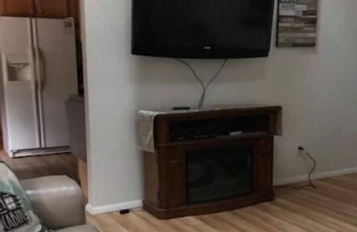 Mount Pleasant Apartment | PINE LODGE ~ Cozy and Snug ~ A great get-away!