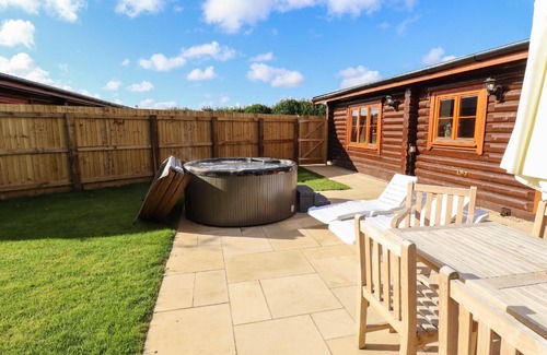 Castle Bytham House | Pine Lodge