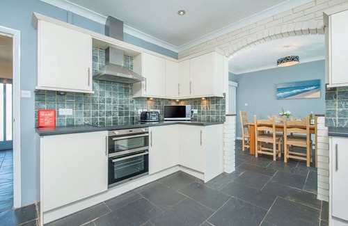Wiseman's Bridge House | Pine Lodge, Holiday Home Wisemans Bridge, Pembrokeshire, Sleeps 12, 5 bedrooms, bathrooms