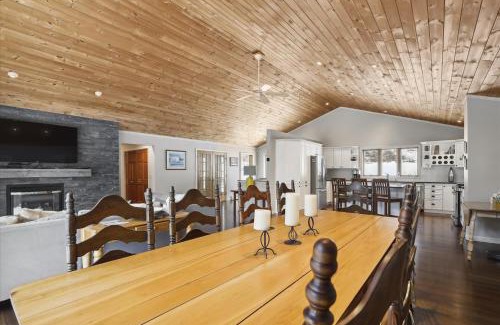 Stowe Hollow House | Pine Lodge