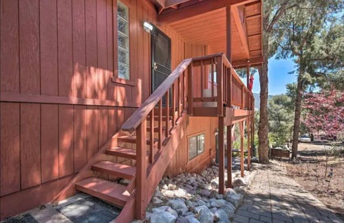 Frazier Park Apartment | Pine Mountain Club 3-bedrm Treehouse Cabin Retreat