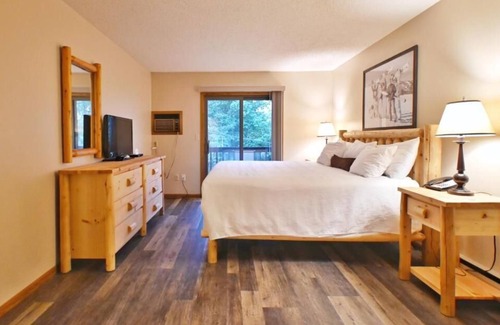 Iron Mountain Hotel | Pine Mountain Ski & Golf Resort