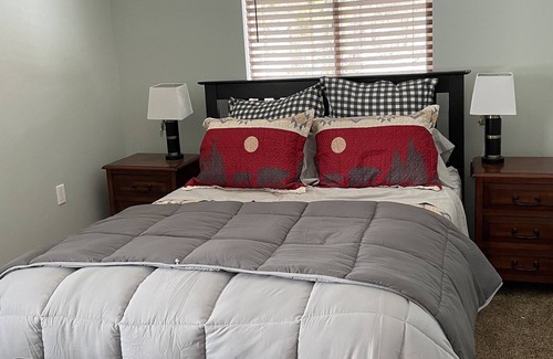 Iron Mountain Condo | Pine mountain ski jump view 2 bedroom townhouse