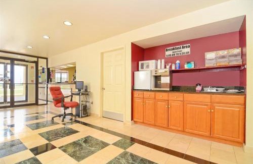 Smithville Hotel | Pine Point Inn & Suites