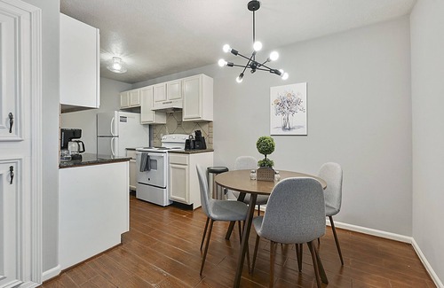 College Station Apartment | Pine Ridge sQuad - A - 2Br/1Ba, Pet Friendly & minutes from A&M!