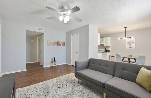 College Station Apartment | Pine Ridge sQuad - B - 2Br/1Ba, Pet Friendly & minutes from A&M!