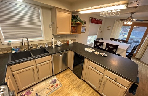 Spokane House | PINE RIVER HOME 5BD, SPA, THEATER, Near UNIVERSITY, WANDERMERE GOLF, GREEN BLUFF
