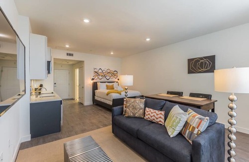 Spruce Hill Apartment | Pine Suite - 110 in Philadelphia