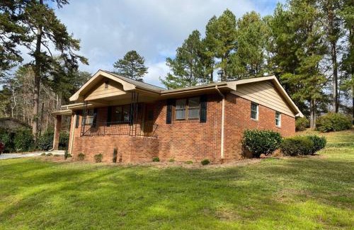 Gainesville House | Pine Valley Place 3 Bedroom 2 Bathroom house