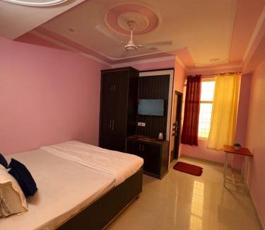 Nahan House | Pine View Guest House