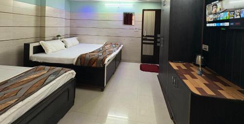 Nahan House | Pine View Guest House