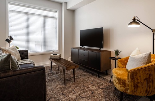 Orangeville House | Pine View Row: Luxurious Designer Townhome