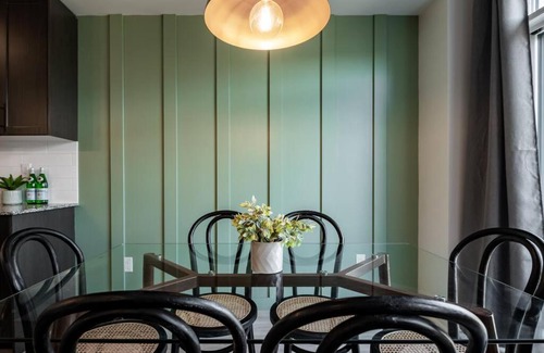 Orangeville Villa | Pine View Row: Luxurious Designer Townhome