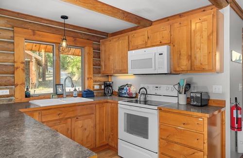 Leavenworth Cabin | Pine Vista - Inviting Log Cabin in the Whispering Pines