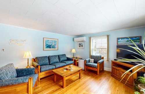 Ogunquit House | Pineapple Cottage By The Sea