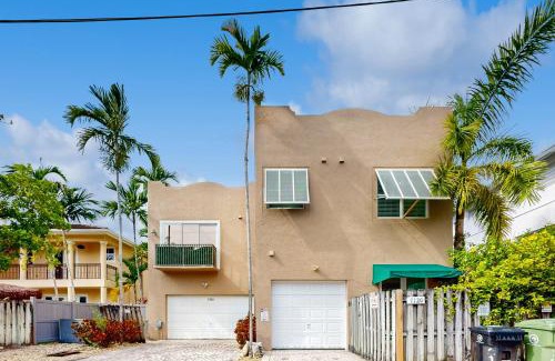 Downtown Fort Lauderdale House | Pineapple Place