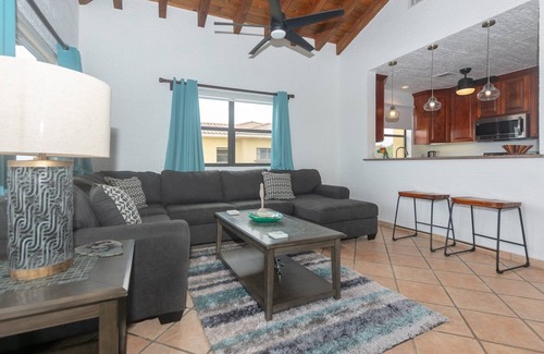 French Harbour Condo | Pineapple Villa 442 2 Bedroom Condo by RedAwning