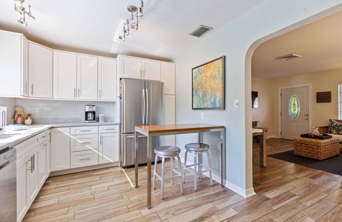 Sarasota House | Pineapples House- POOL private SOUTH facing HOT TUB close to BEACHES -walkable