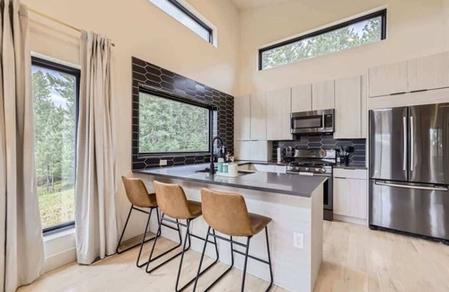 Evergreen Meadows House | Pinebox at Evergreen Modern 20Acres -Serene-Creek!