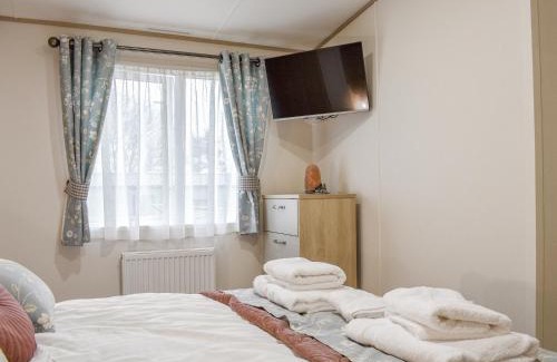 West Heslerton House | Pinecone Lodge