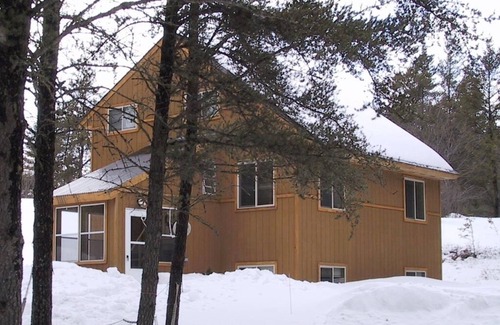 Conover Apartment | Pinecone Place Lower Unit - 1 Bedroom