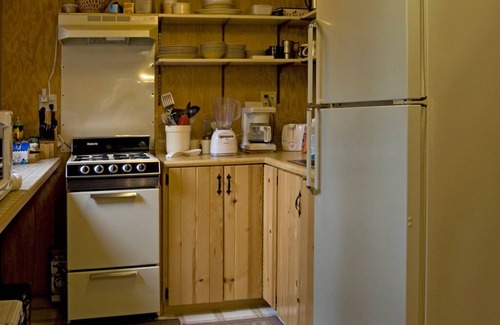 Conover Apartment | Pinecone Place Upper Unit - 3 Bedroom
