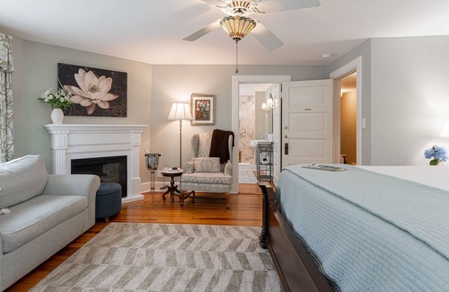 Historic Montford Bed & Breakfast | Pinecrest Bed & Breakfast