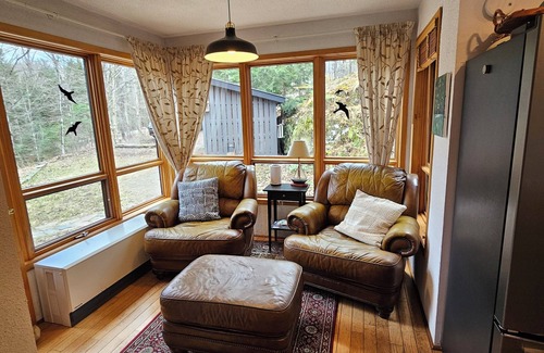 Haliburton Cottage | Pinecrest on the Lake, 4BR Waterfront, Dock, 4 Season Cottage, Private
