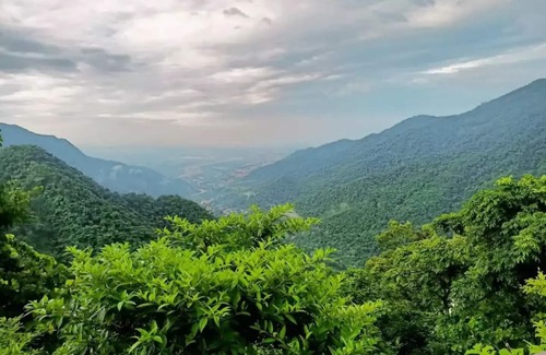 Bhowali Apartment | Pinegreen Chalets- 2 Bedroom WiFi Vacation Homen