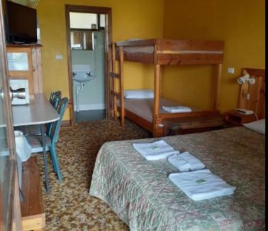 Nelson Hotel | Pinehaven Motel