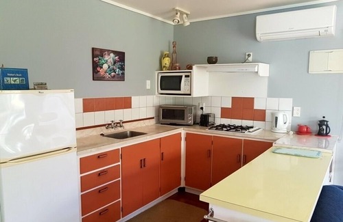 Katikati Cottage | Pinehaven Riverside Cottage - Escape the Rat Race