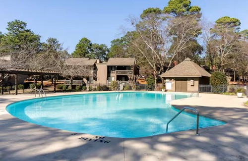 Pinehurst Condo | Pinehurst Lakefront w/Pool, Spa, Tennis, Golf, & Water Sports