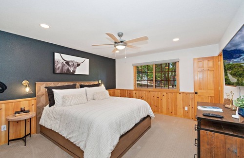 Upper Moonridge Cabin | Pinehurst Lodge by Destination Big Bear : Log Style Mountain Feel in Upper Moonridge! Shuffleboard! Hot Tub!