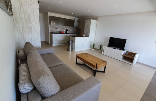 Cul de Sac Apartment | Pinel Sublime apartment in residence SEA VIEW