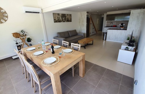 Cul de Sac Apartment | Pinel Sublime apartment in residence SEA VIEW