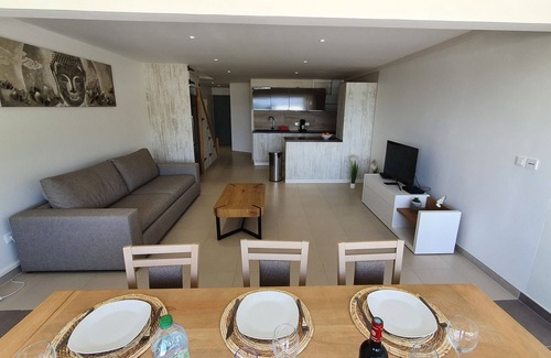 Cul de Sac Apartment | Pinel Sublime apartment in residence SEA VIEW