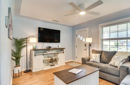 Pinellas Park House | Pinellas Park Home Swim, Golf, Grill and More!