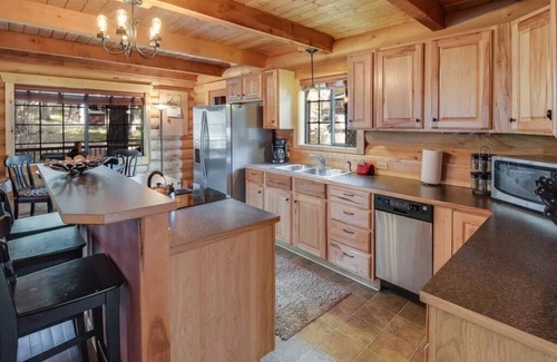 Roslyn Ridge Cabin | PINELOCH LOG CABIN ~ Pet Friendly - Lake Cle Elum - Roslyn - Great Outdoors!