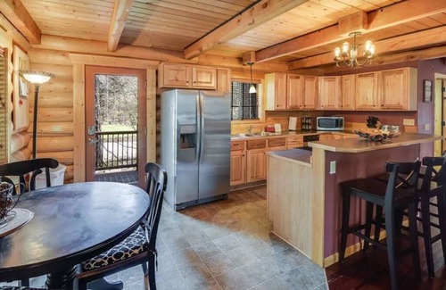 Roslyn Ridge Cabin | PINELOCH LOG CABIN ~ Pet Friendly - Lake Cle Elum - Roslyn - Great Outdoors!